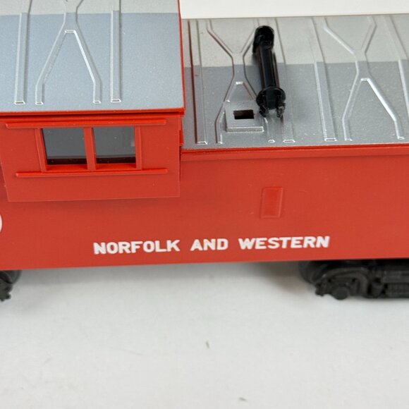 Lionel O Gauge 6-6900 Norfolk & Western Red Caboose Limited Edition Series Colle - Picture 3 of 8